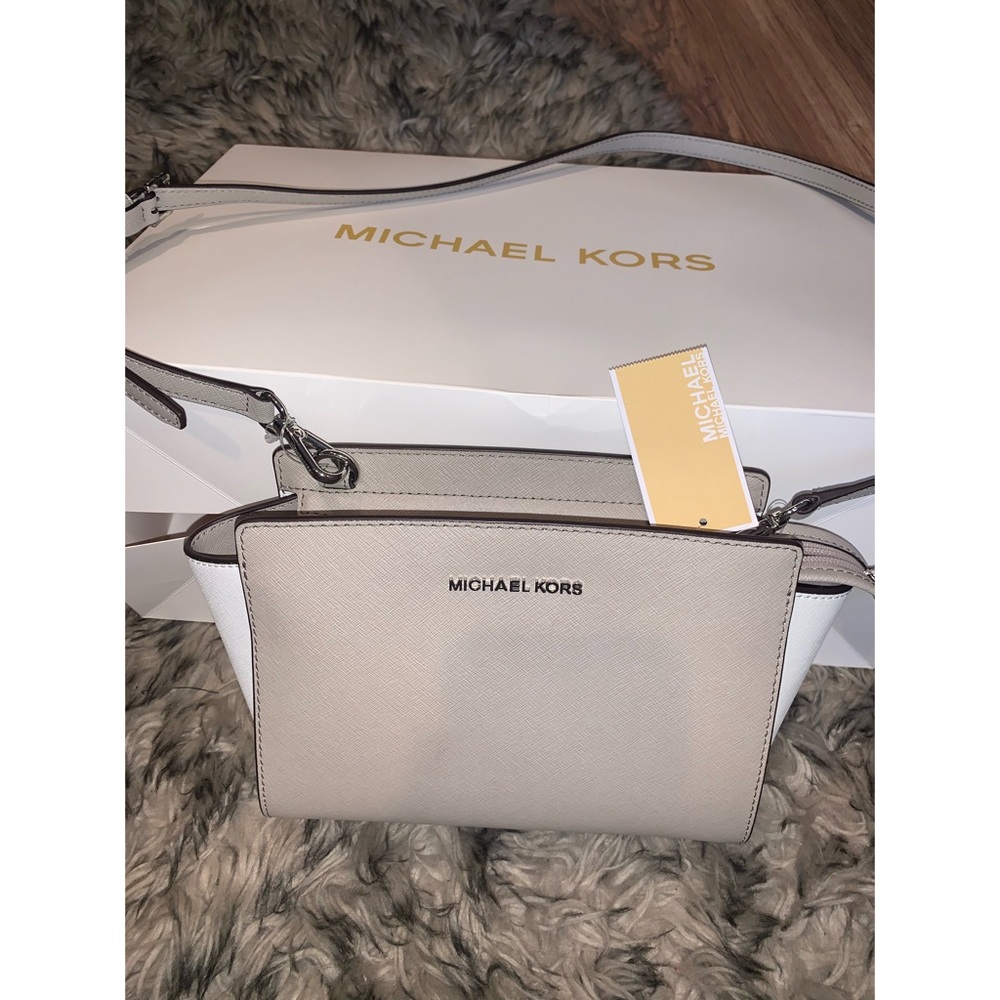 Grey/ White crossbody purse